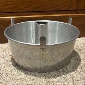 Mirro Silver Aluminum Angel Food Cake Pan